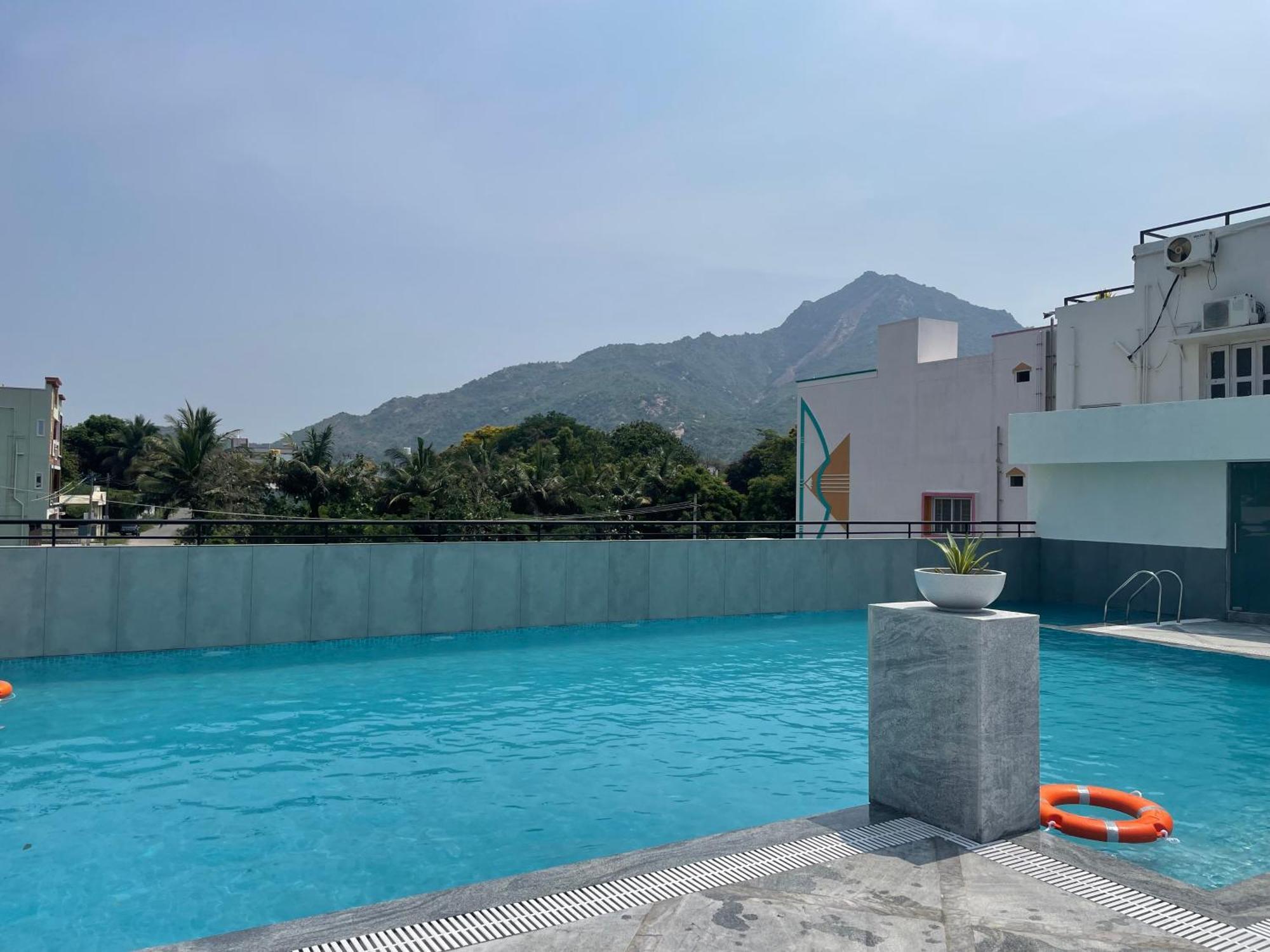Aashreya Suites Tiruvannamalai Exterior photo