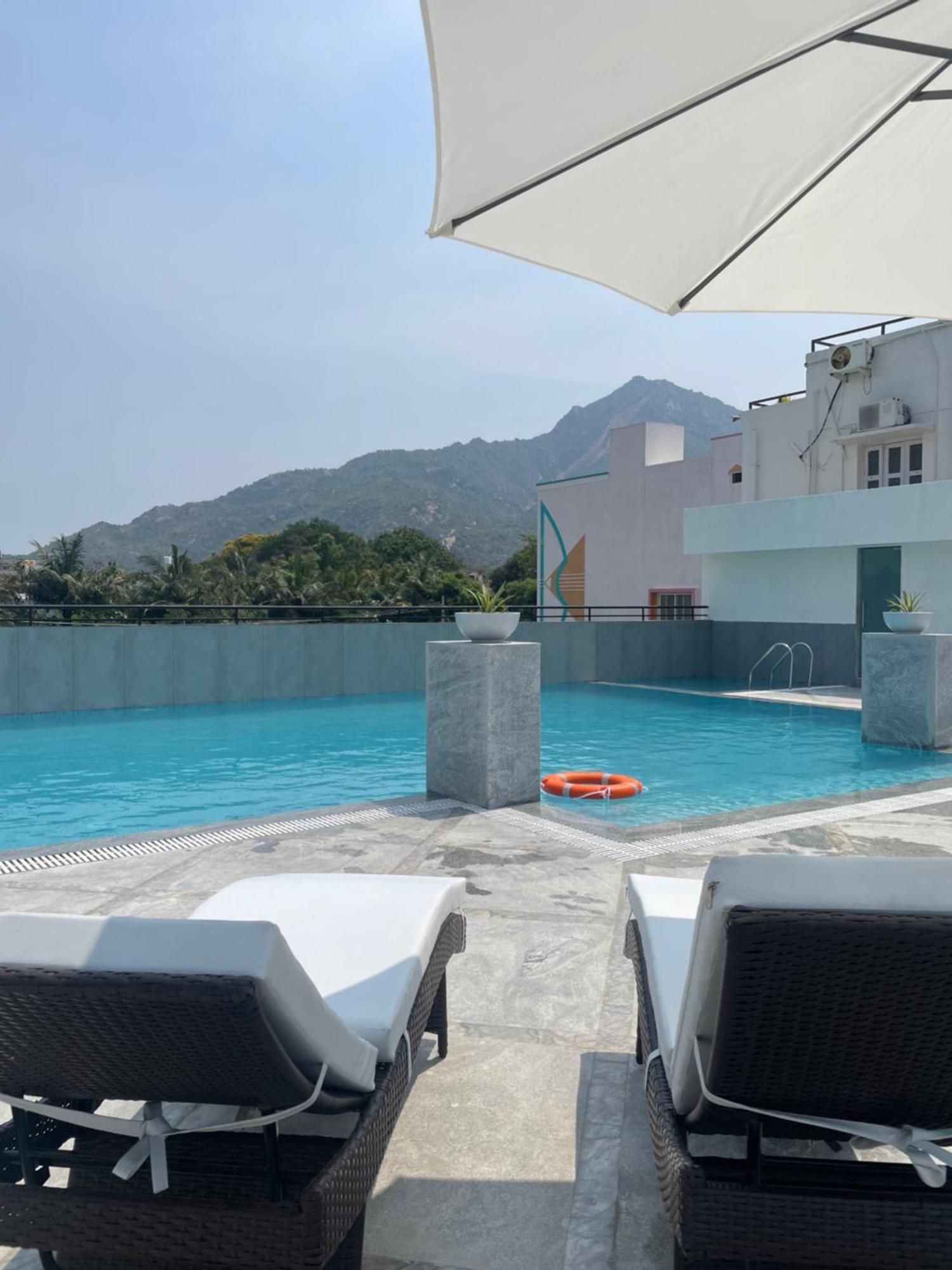 Aashreya Suites Tiruvannamalai Exterior photo