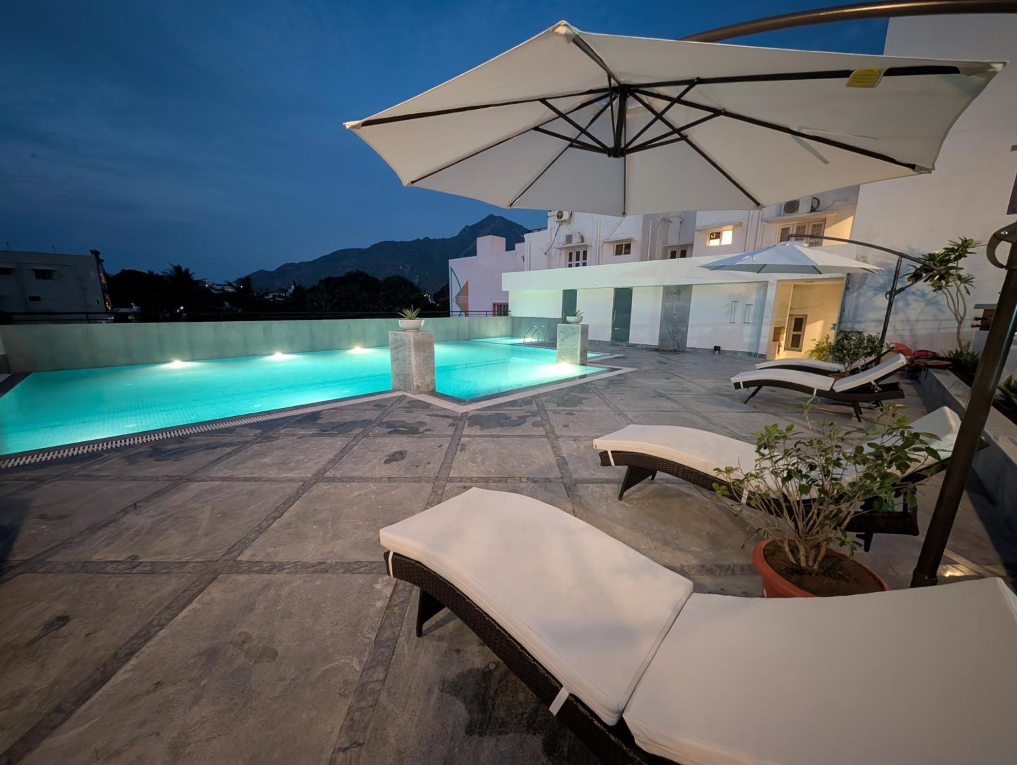 Aashreya Suites Tiruvannamalai Exterior photo